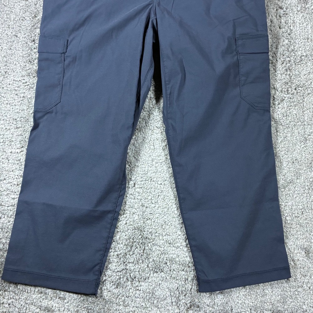 Duluth Trading Dry On The Fly Capris Womens 6 Ink Blue Cargo Pants NWT 46710 - Picture 10 of 14